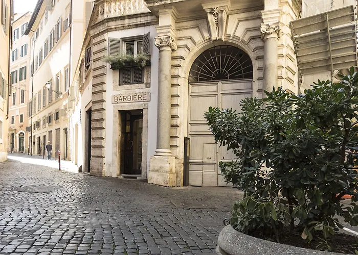 Navona Grand Πανσιόν