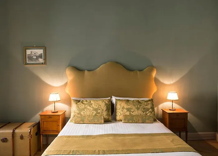 Navona Grand Πανσιόν